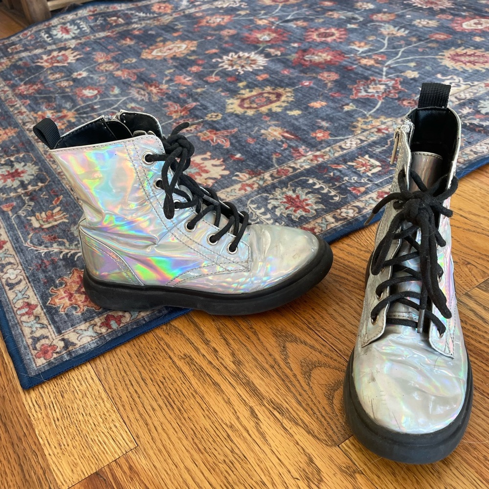 Girls size 1 metallic boots